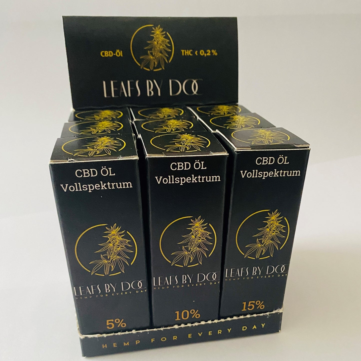 Thekendisplay für Vollspektrum CBD-Öl – 5%, 10%, 15% | LEAFS BY DOC